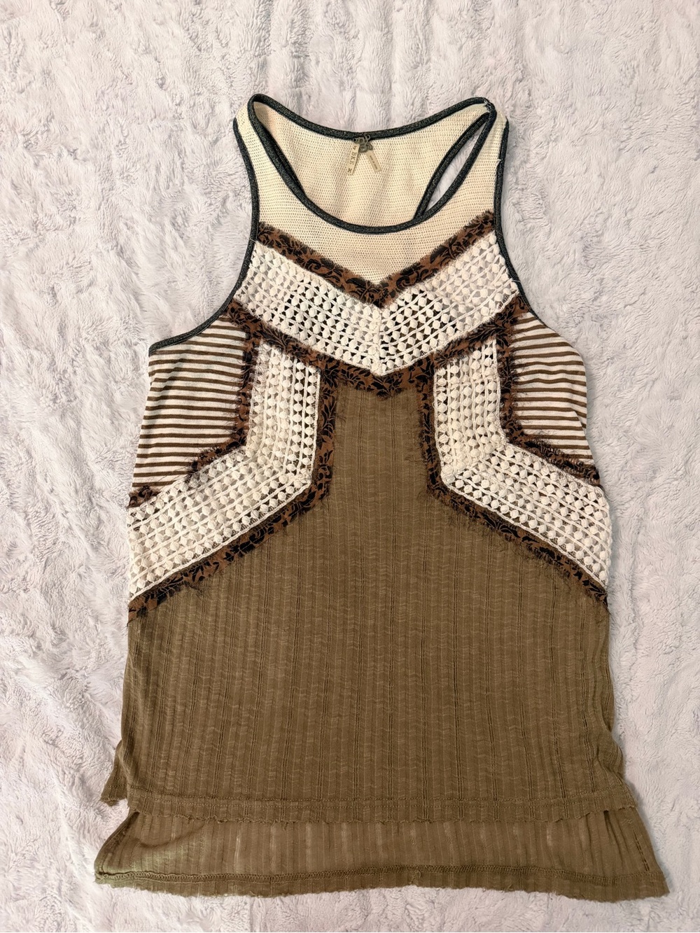 Gimmicks by BKE “pieced” tank top size medium - Picture 3 of 6